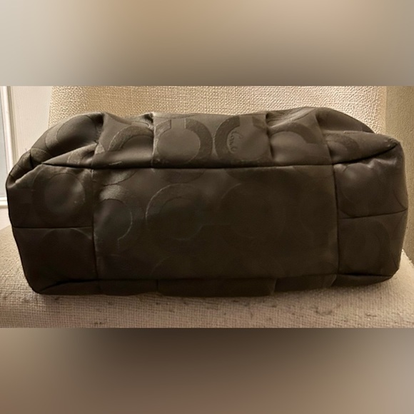 Coach Madison Op Art Maggie, F1120-18763. Grey exterior with purple lining. - Picture 5 of 16